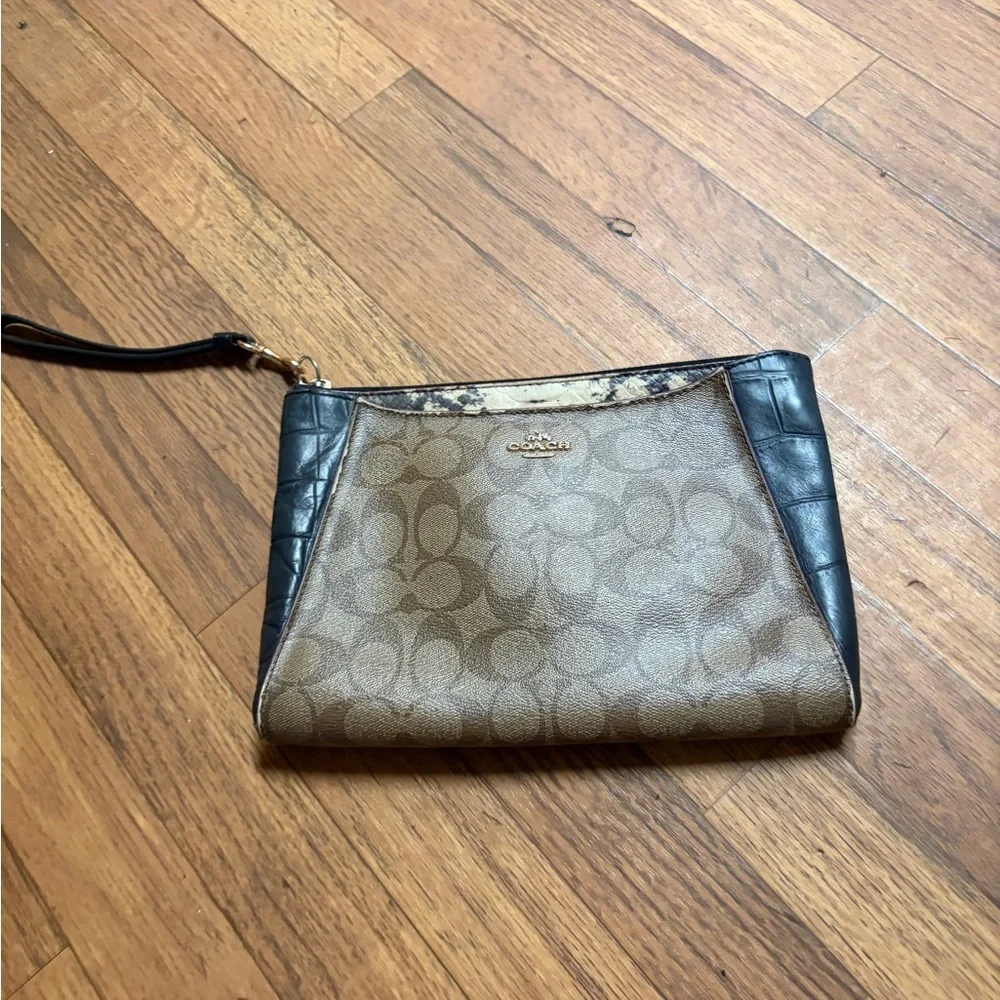 Coach Signature Beige and Black Wristlet